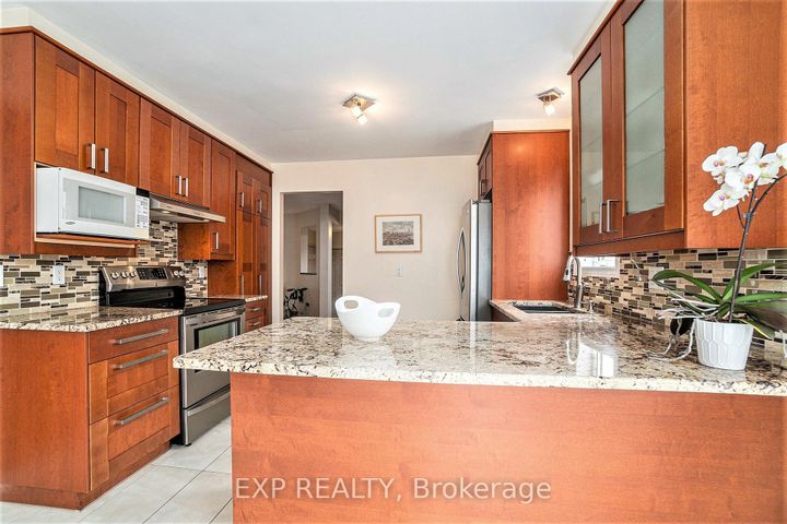 Photo 17 at 29 Woodford Way, Nepean (Longfields), Ottawa