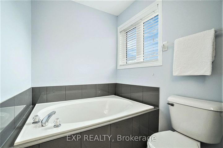 Photo 25 at 29 Woodford Way, Nepean (Longfields), Ottawa