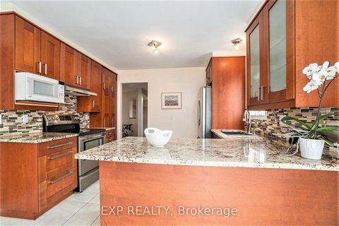 Photo 17 at 29 Woodford Way, Nepean (Longfields), Ottawa