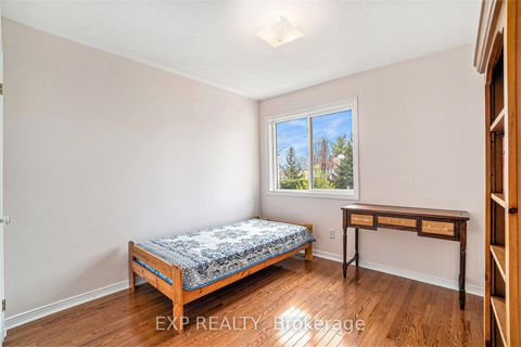 Photo 29 at 29 Woodford Way, Nepean (Longfields), Ottawa