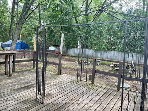 Photo 11 at 397 Bayview Drive, Constance Bay