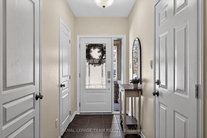 Photo 2 at 19 Goldthorpe Private, Nepean (Stonebridge), Ottawa