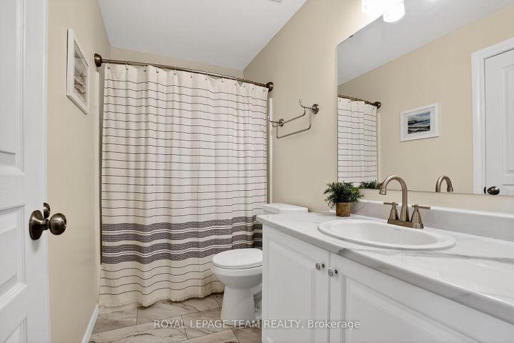 Photo 15 at 19 Goldthorpe Private, Nepean (Stonebridge), Ottawa