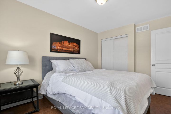 Photo 26 at 19 Goldthorpe Private, Nepean (Stonebridge), Ottawa