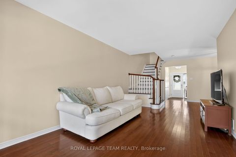 Photo 6 at 19 Goldthorpe Private, Nepean (Stonebridge), Ottawa