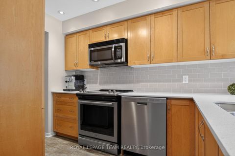 Photo 12 at 19 Goldthorpe Private, Nepean (Stonebridge), Ottawa