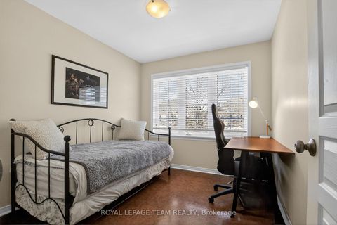 Photo 27 at 19 Goldthorpe Private, Nepean (Stonebridge), Ottawa