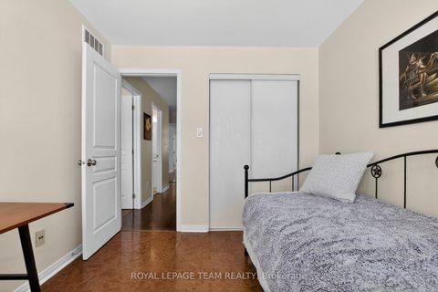 Photo 28 at 19 Goldthorpe Private, Nepean (Stonebridge), Ottawa