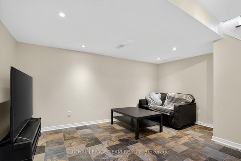 Photo 31 at 19 Goldthorpe Private, Nepean (Stonebridge), Ottawa
