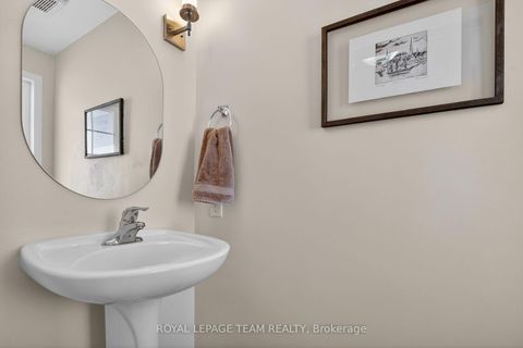 Photo 33 at 19 Goldthorpe Private, Nepean (Stonebridge), Ottawa