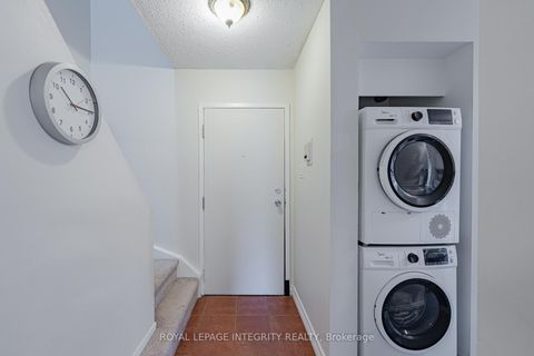 Photo 5 at 5 - 400 FENERTY Court, Katimavik, Kanata