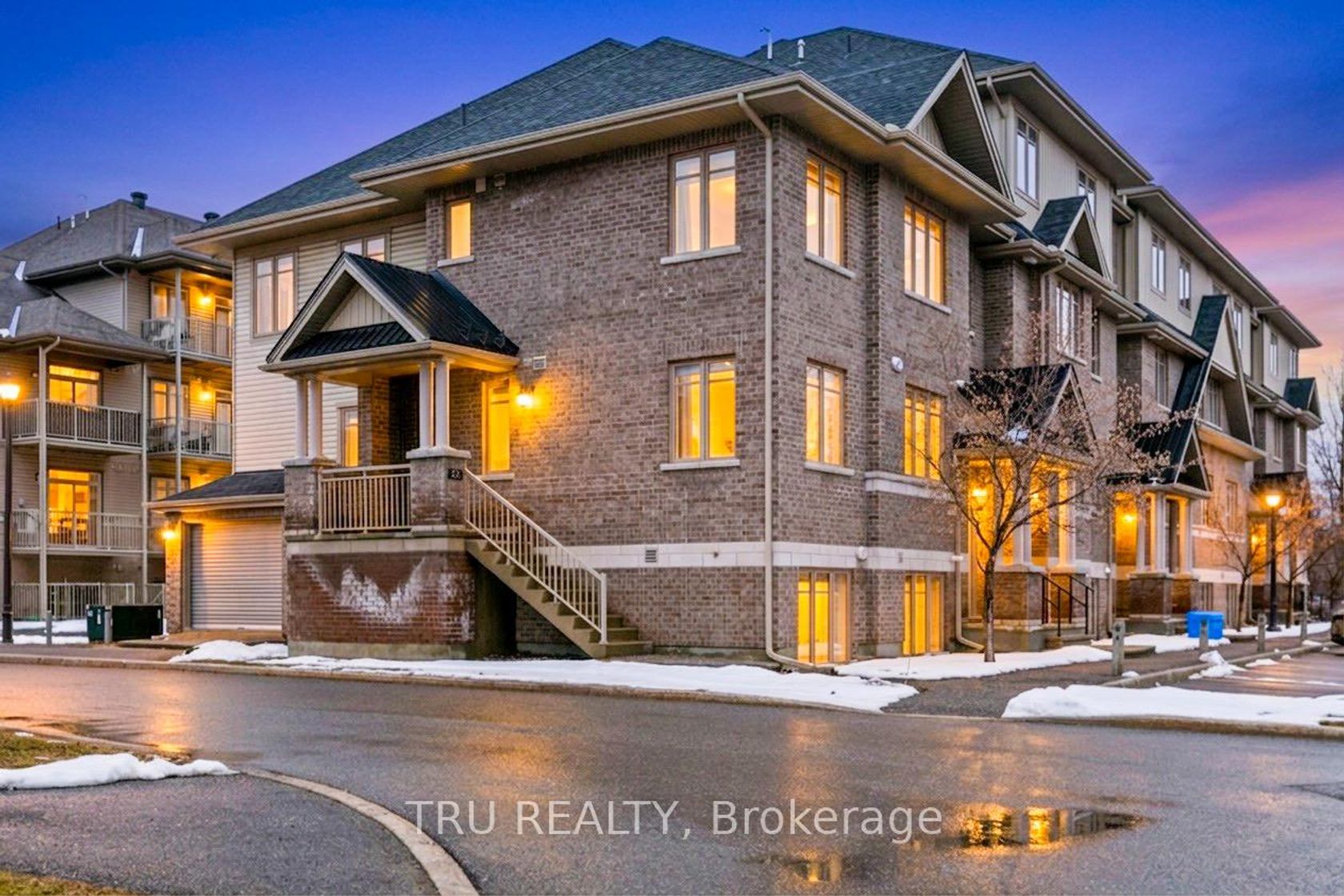 28 Tadley Private, Nepean (Longfields), Ottawa 