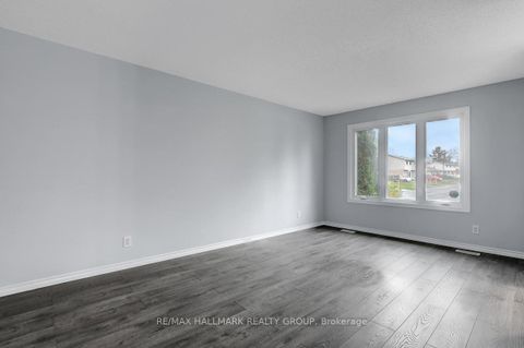 Photo 5 at 71 Morton Drive, Glencairn/Hazeldean, Kanata