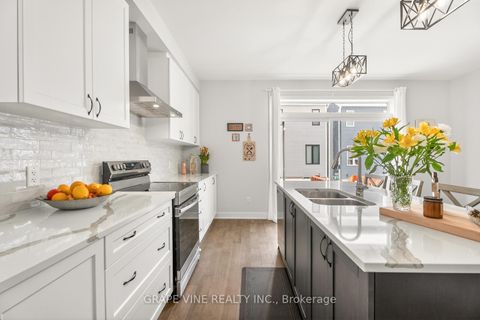 Photo 16 at 845 Pearly Everlasting Crescent, Goulbourn Twp From Franktown Rd/South To Rideau, Stittsville