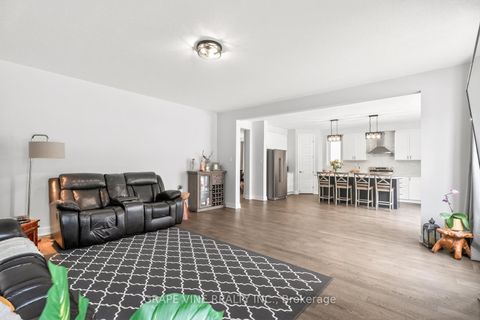 Photo 21 at 845 Pearly Everlasting Crescent, Goulbourn Twp From Franktown Rd/South To Rideau, Stittsville