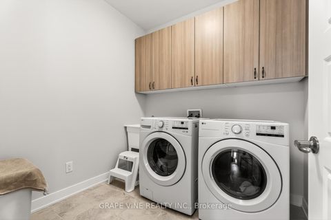 Photo 28 at 845 Pearly Everlasting Crescent, Goulbourn Twp From Franktown Rd/South To Rideau, Stittsville