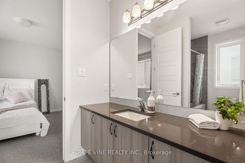 Photo 32 at 845 Pearly Everlasting Crescent, Goulbourn Twp From Franktown Rd/South To Rideau, Stittsville