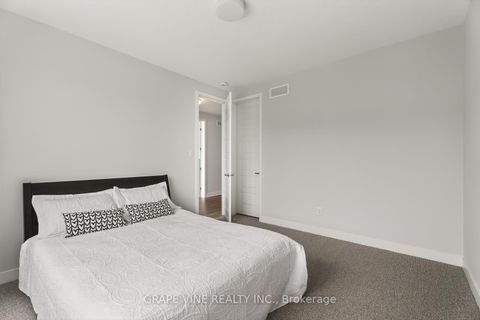 Photo 36 at 845 Pearly Everlasting Crescent, Goulbourn Twp From Franktown Rd/South To Rideau, Stittsville