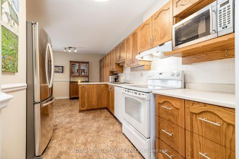 Photo 12 at 27 Pine Needles Court, Stittsville (Central), Stittsville