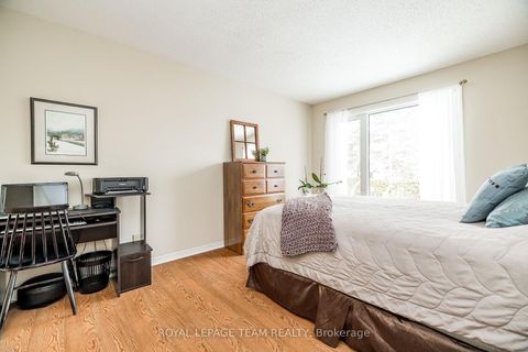 Photo 18 at 27 Pine Needles Court, Stittsville (Central), Stittsville