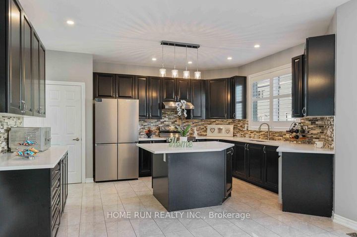 Photo 10 at 2721 Grand Vista Circle, Nepean (Half Moon Bay), Ottawa