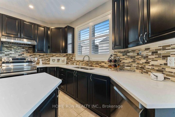 Photo 11 at 2721 Grand Vista Circle, Nepean (Half Moon Bay), Ottawa