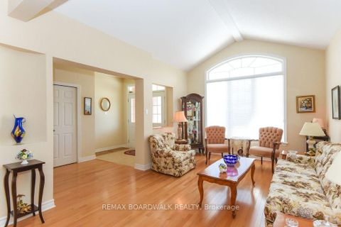 Photo 4 at 1861 Mickelberry Crescent, Notting Hill/Summerside, Orleans