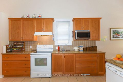 Photo 11 at 1861 Mickelberry Crescent, Notting Hill/Summerside, Orleans