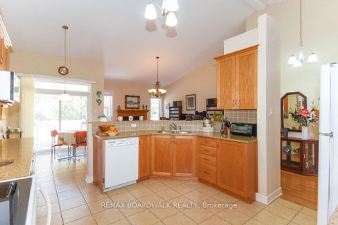 Photo 12 at 1861 Mickelberry Crescent, Notting Hill/Summerside, Orleans