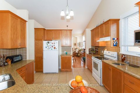 Photo 15 at 1861 Mickelberry Crescent, Notting Hill/Summerside, Orleans
