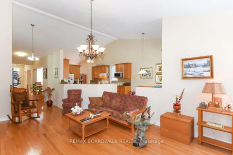 Photo 18 at 1861 Mickelberry Crescent, Notting Hill/Summerside, Orleans