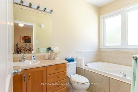 Photo 24 at 1861 Mickelberry Crescent, Notting Hill/Summerside, Orleans