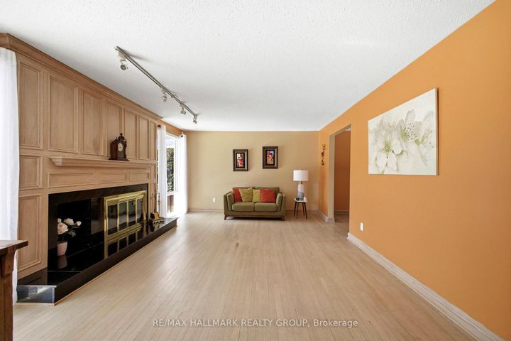 Photo 2 at 59 Ashgrove Crescent, Nepean (Briargreen), Ottawa