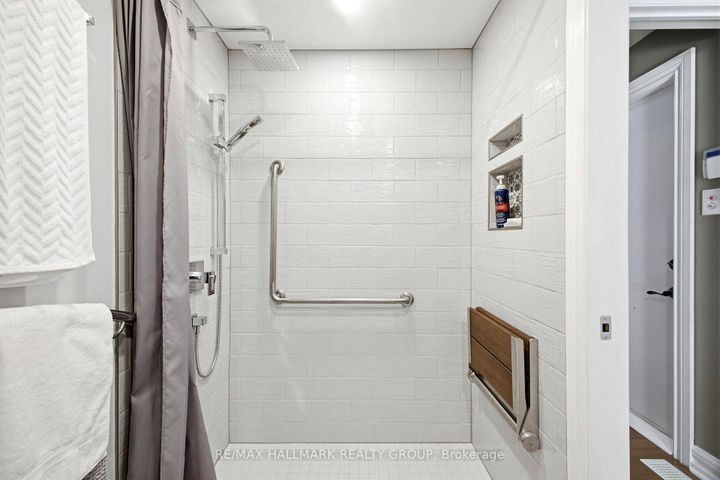 Photo 12 at 59 Ashgrove Crescent, Nepean (Briargreen), Ottawa