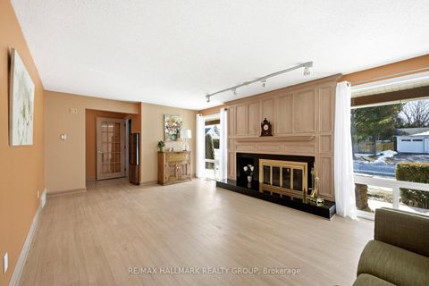 Photo 4 at 59 Ashgrove Crescent, Nepean (Briargreen), Ottawa