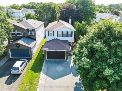 Photo 3 at 141 Acklam Terrace, Morgan's Grant/South March, Kanata