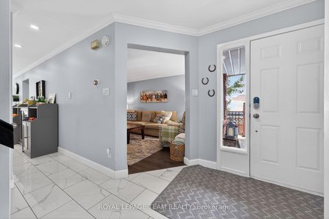 Photo 5 at 141 Acklam Terrace, Morgan's Grant/South March, Kanata