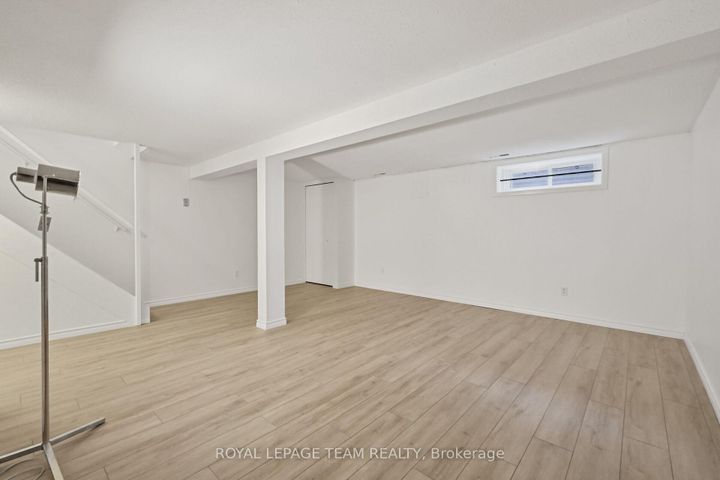 Photo 25 at 87 - 386 Kintyre Private, Nepean (Carleton Square), Ottawa