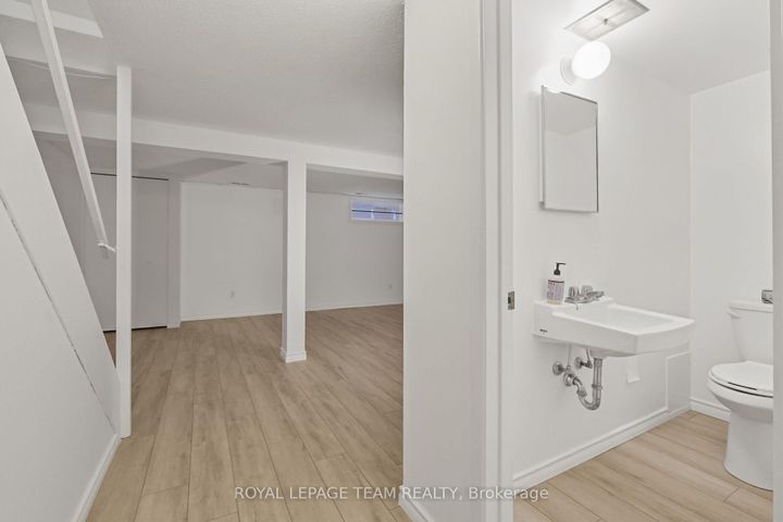 Photo 26 at 87 - 386 Kintyre Private, Nepean (Carleton Square), Ottawa