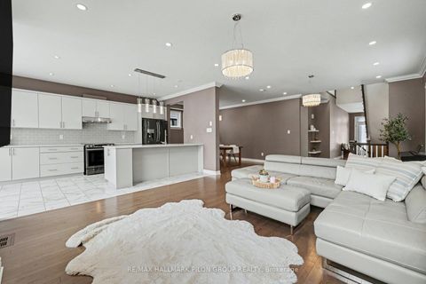 Photo 3 at 266 Shinleaf Crescent, Mer Bleue/Bradley Estates/Anderson Park, Orleans