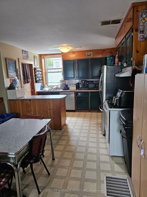 Photo 8 at 98 Paul Drive, Lanark Highlands (Lanark) Twp, Lanark Highlands