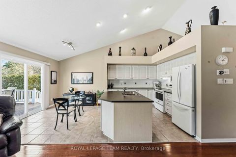 Photo 8 at 45 Burnstead Crescent, Emerald Meadows/Trailwest, Kanata