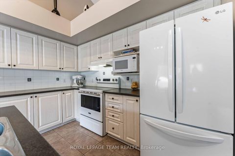 Photo 9 at 45 Burnstead Crescent, Emerald Meadows/Trailwest, Kanata