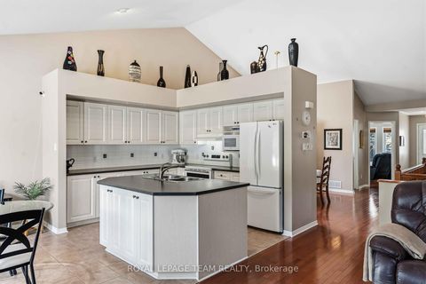 Photo 12 at 45 Burnstead Crescent, Emerald Meadows/Trailwest, Kanata