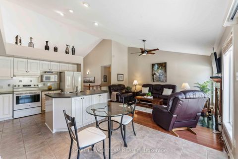 Photo 15 at 45 Burnstead Crescent, Emerald Meadows/Trailwest, Kanata
