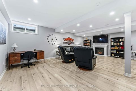 Photo 33 at 45 Burnstead Crescent, Emerald Meadows/Trailwest, Kanata
