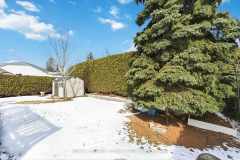Photo 40 at 45 Burnstead Crescent, Emerald Meadows/Trailwest, Kanata