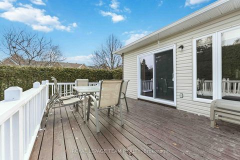 Photo 42 at 45 Burnstead Crescent, Emerald Meadows/Trailwest, Kanata