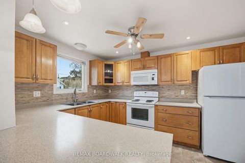 Photo 6 at 33-35 Victoria Street, Carleton Place