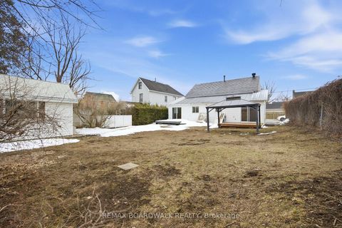 Photo 22 at 33-35 Victoria Street, Carleton Place